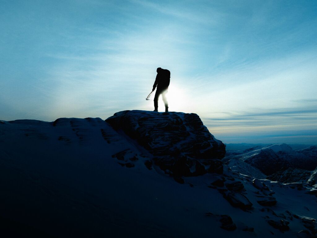 Collaborateurs d'une entreprise du sport et de l'outdoor illustrant les entreprises qui recrutent sur OSV Jobs.